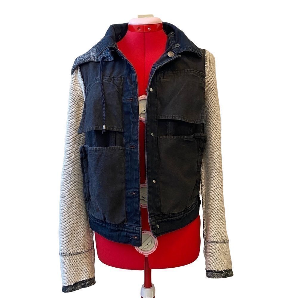 Free People Distressed Denim Jacket Size M - Picture 10 of 15